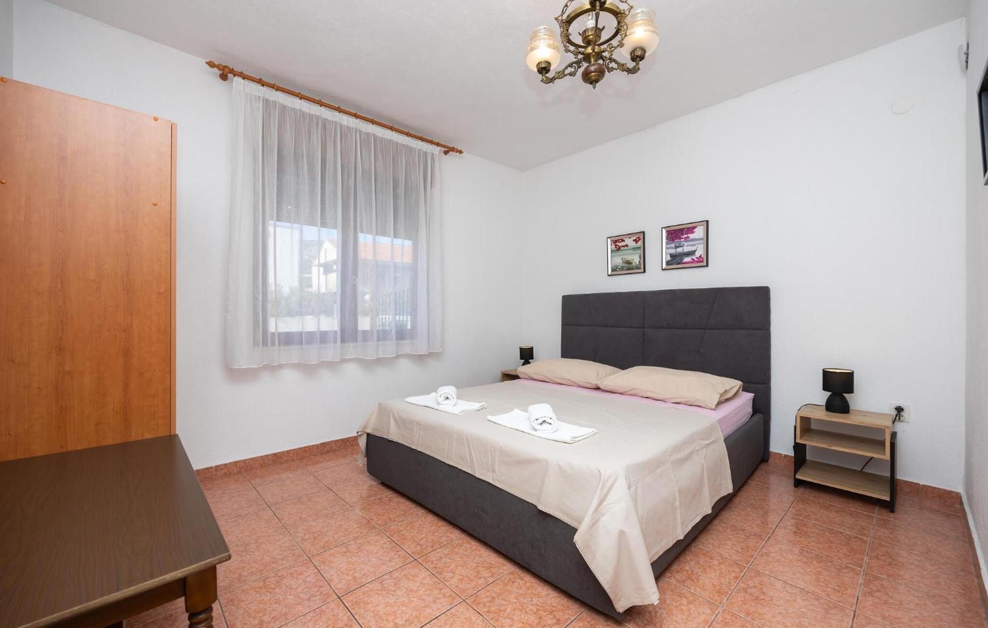 3 Bedroom Gorgeous Apartment In Trogir Exterior foto